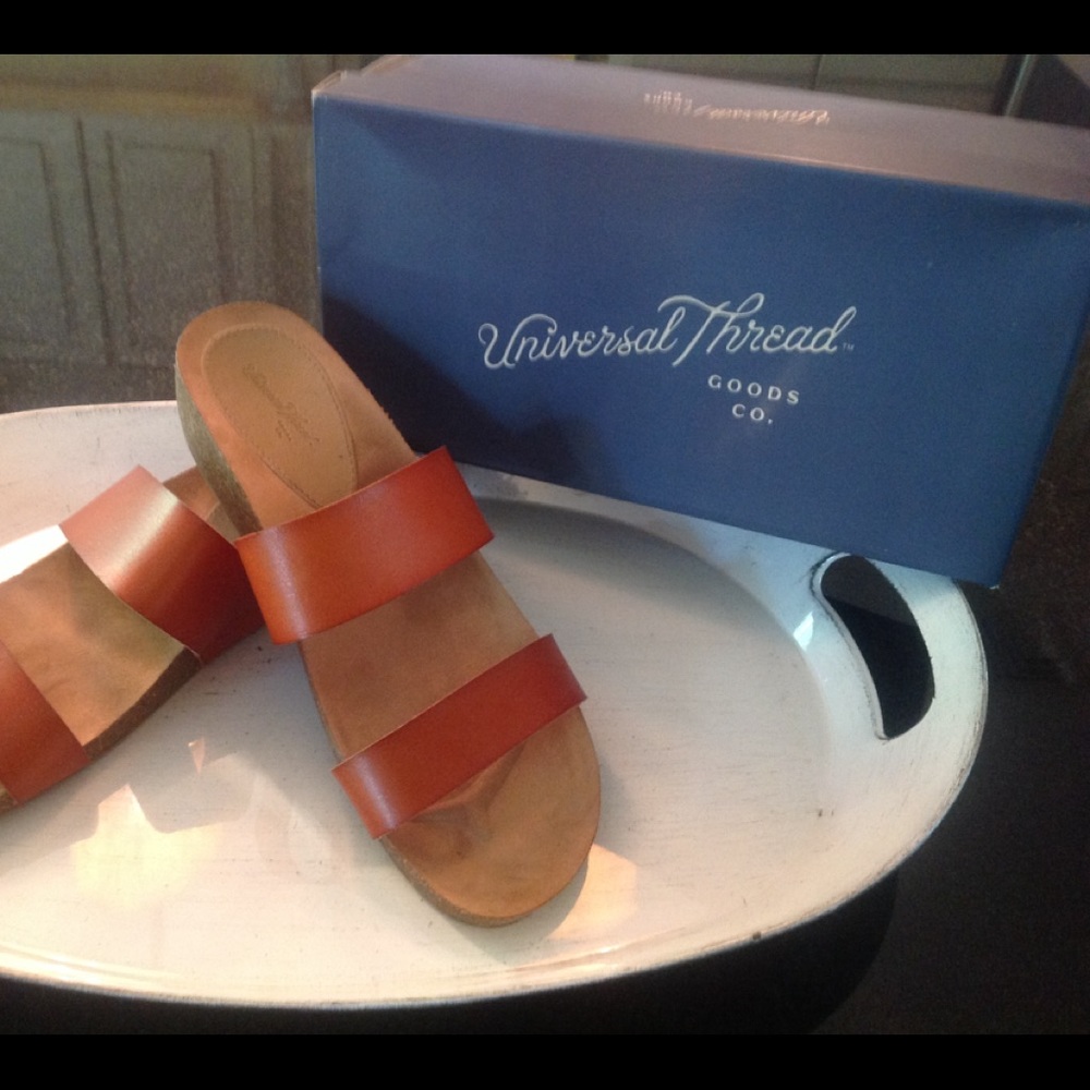 UNiversal Thread wedge sandal